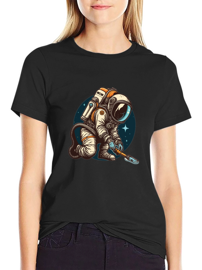 Astronaut Digging T-Shirt - Cool Space Design!