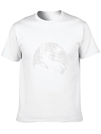 Wolf Howling at Moon Graphic Tee - Black T-Shirt