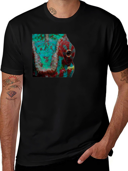 Chameleon Close-Up Graphic T-Shirt