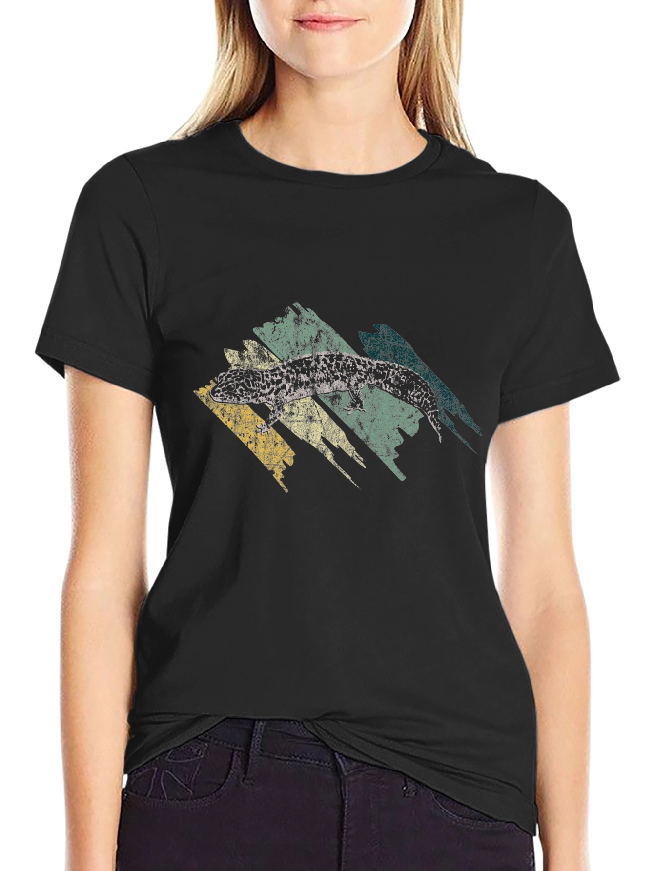 Retro Gecko Graphic Tee - Cool Lizard T-Shirt
