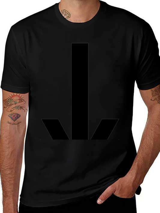Minimalist Black Graphic Tee - Modern Streetwear Style